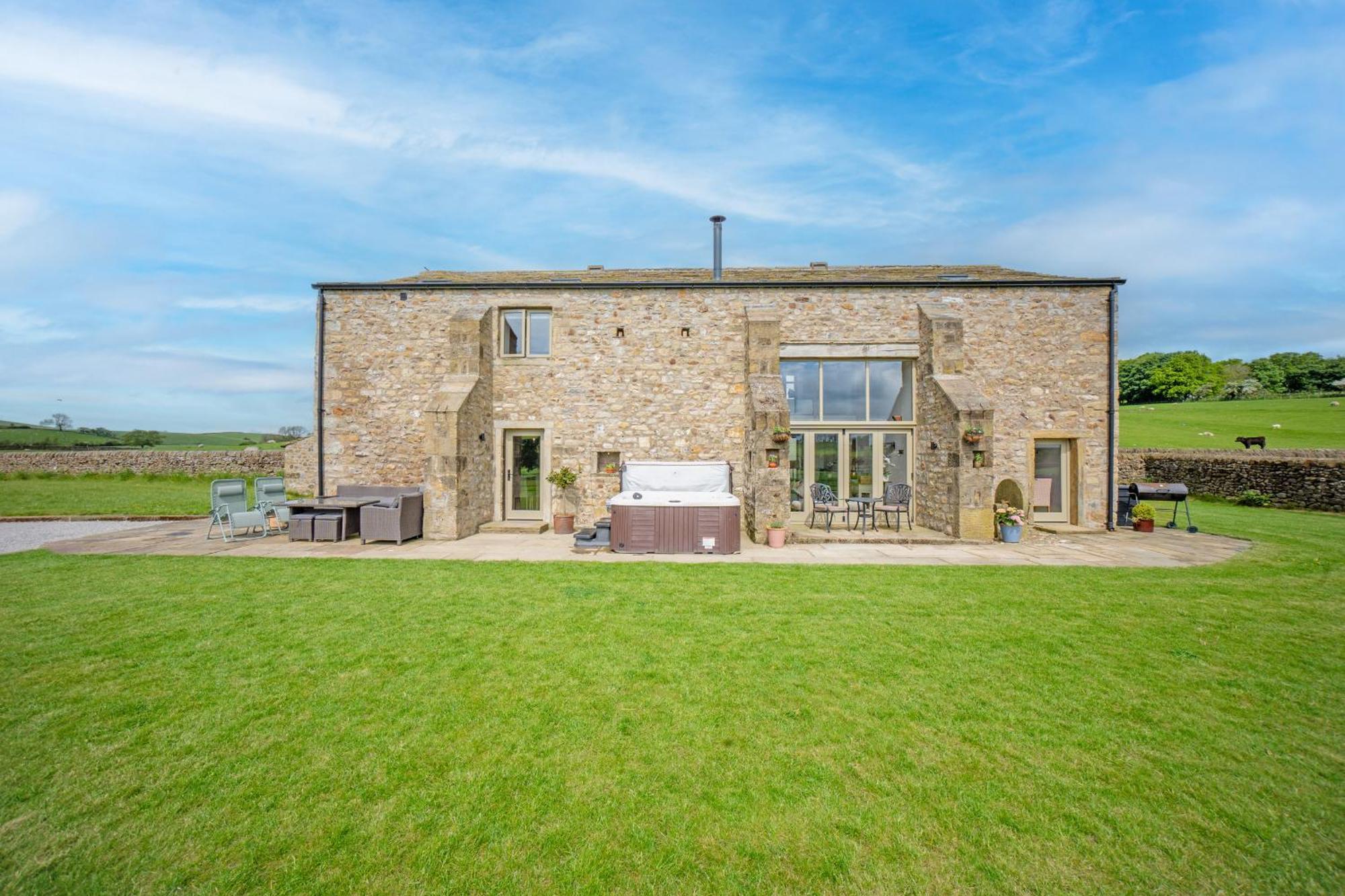 Crane Field Laithe Villa Airton Bagian luar foto